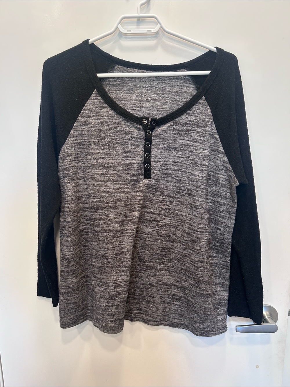 Torrid Gray Heathered & Black Raglan Henley Long Sleeve Top